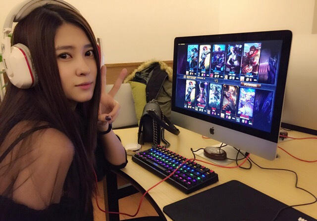 90后嫩模身材火辣 自曝曾狠甩 京城第一少 王思