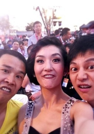 马兰坡一姐谢娜囧照曝光 张杰谢娜恋情瞬间曝