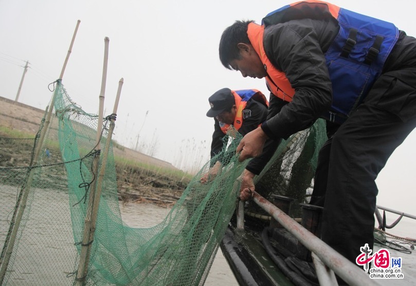 长江葛洲坝以下江段、珠江流域禁渔 为期三个月[组图]