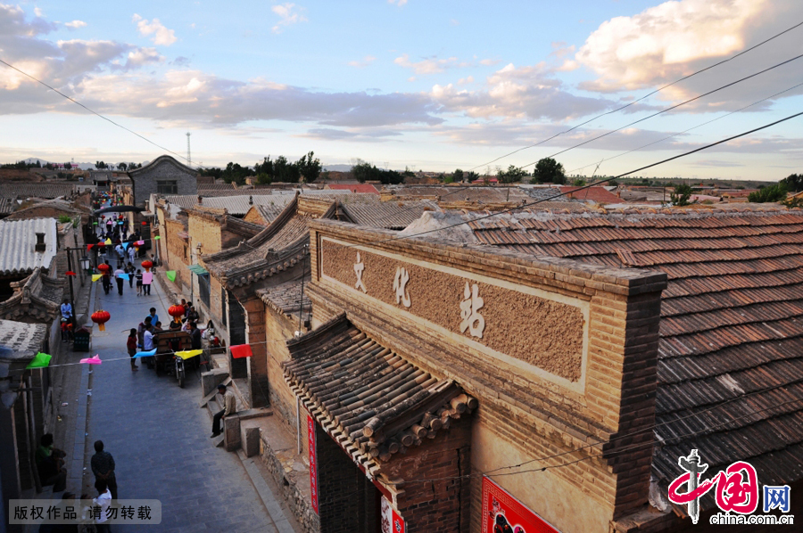  暖泉古镇位于河北省蔚县西部，是中国历史文化名镇，古镇因有一年四季水温如一的泉水而名“暖泉”。中国网图片库 董年龙 