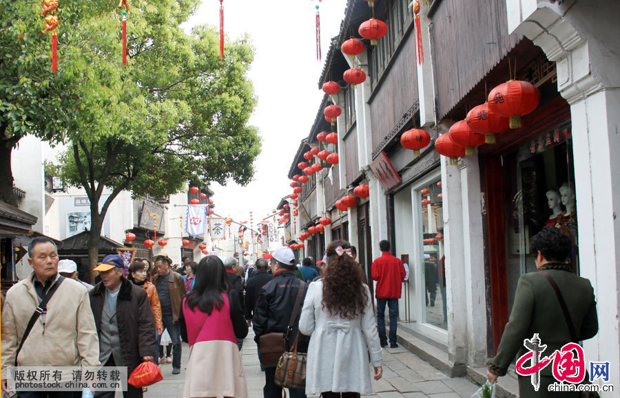 在苏州众多的街巷之中，名胜山塘街，被称誉为姑苏第一名街。中国网 吴爱凤摄影