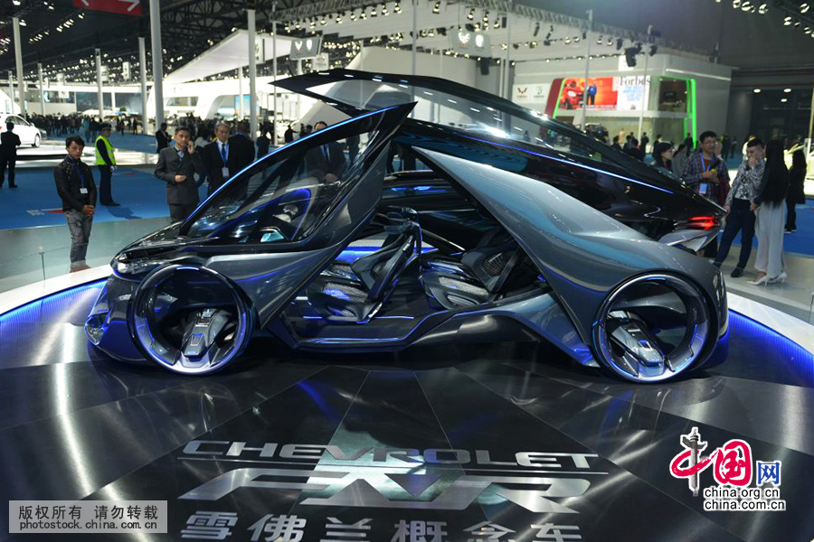 第十六届上海国际汽车工业展览会开幕 多款智