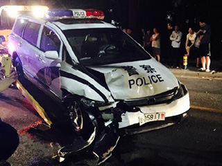 深圳警车撞上宾利车 肇事者为公安分局副局长