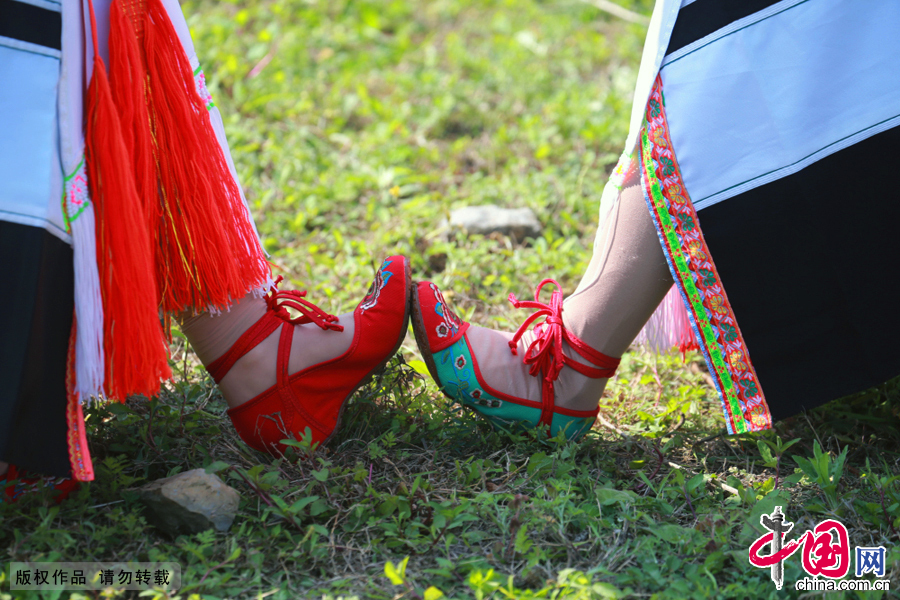 苗族的脚花鞋，现在已经很少穿了。中国网图片库 卢维摄 