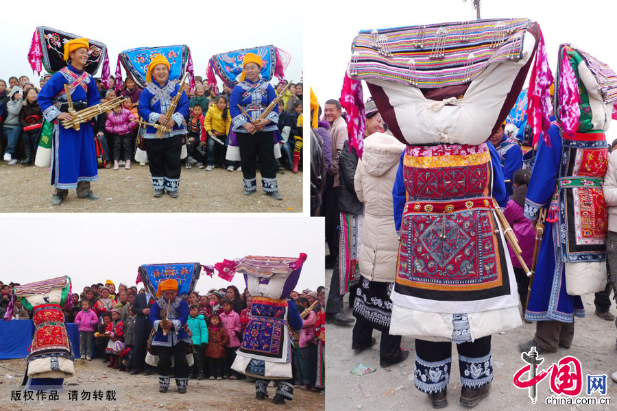 贵州少数民族劳动妇女重要的生活用品“背扇”。中国网图片库 卢维摄