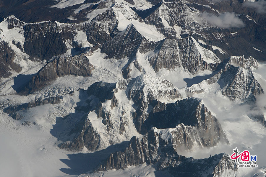 雪山連綿