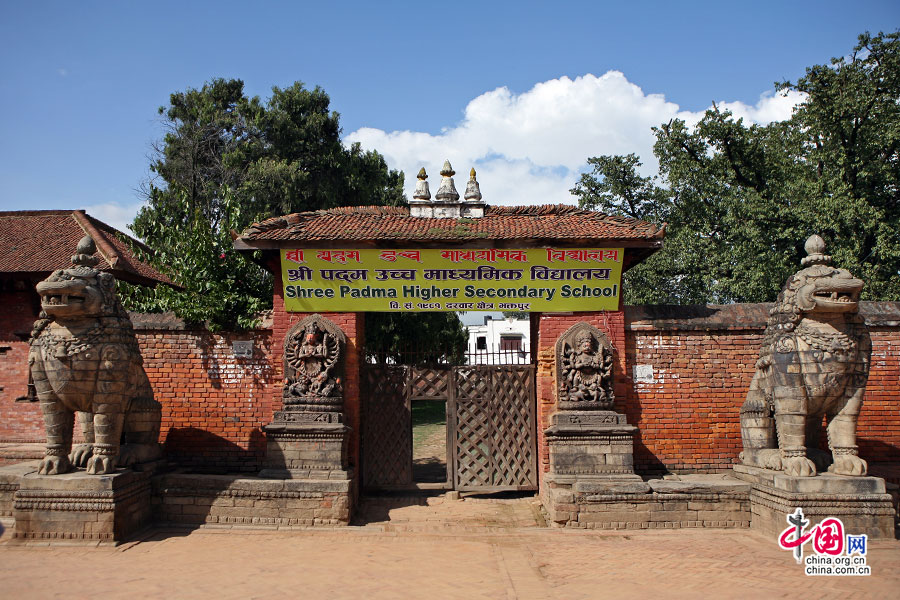 过去为皇宫庭院，现在是PADMA高中