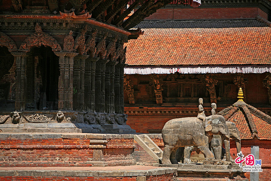 HARI SHANKAR神廟前的騎象供養人