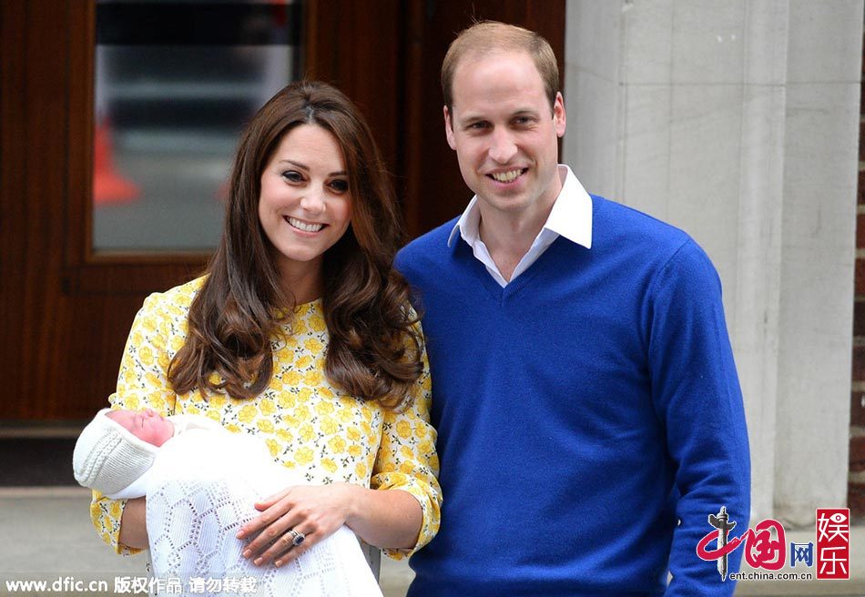 凯特王妃二胎产女 英国王室小公主正面照曝光
