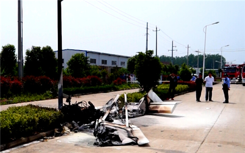 安徽淮北一小飞机坠毁致机上2人死亡