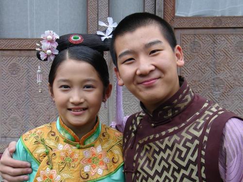 关晓彤时常欺负叮当