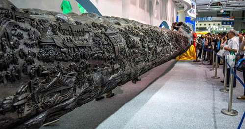 巨型乌木根雕《清明上河图》亮相深圳_ 视频中国