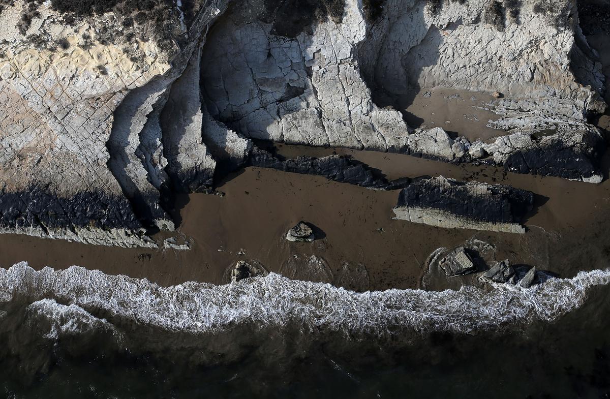 美国加州发生原油泄漏事件 全州进入紧急状态