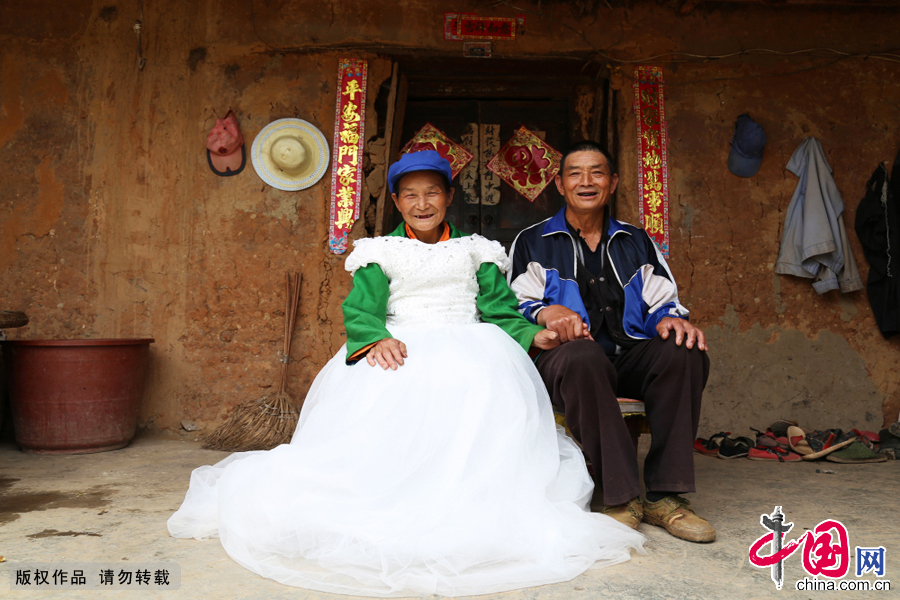 2014年暑假，趙明第三次進入大山。這次，他要去大山裏給爺爺奶奶們拍婚紗照。