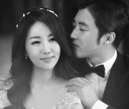 韩国演员安在旭迎娶小9岁女友