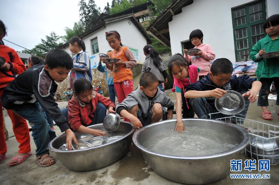 （新華全媒頭條·扶貧調查）（5）長在貧困山區的孩子