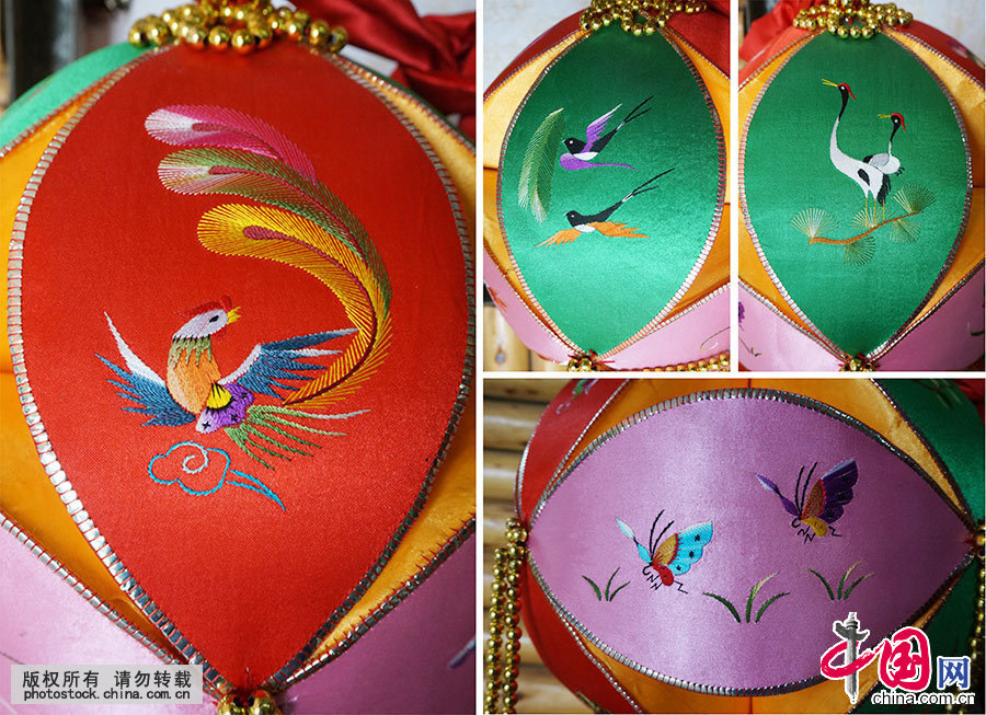 图为靖西绣球球瓣绣上凤、蝶、鹤、燕等吉祥图案。（拼版图片）中国网图片库 韦万忠 摄