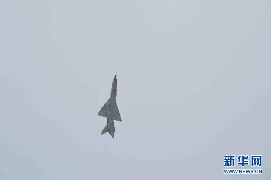 （國際）（4）金正恩觀看朝鮮首批超音速戰鬥機女飛行員飛行訓練