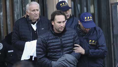 阿根廷商人涉FIFA丑闻 自首后获准回家待审