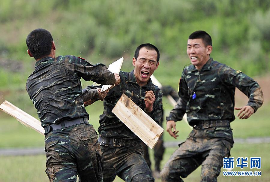 #（社會）（1）江蘇邊防舉行新建突擊隊訓練成果彙報演練