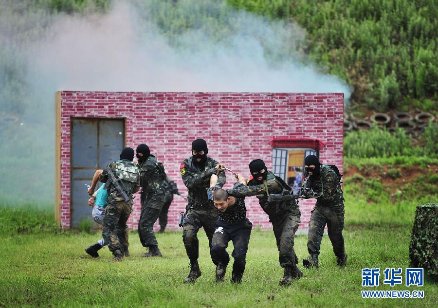 #（社會）（2）江蘇邊防舉行新建突擊隊訓練成果彙報演練