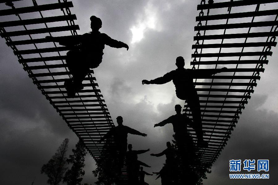#（社會）（3）江蘇邊防舉行新建突擊隊訓練成果彙報演練
