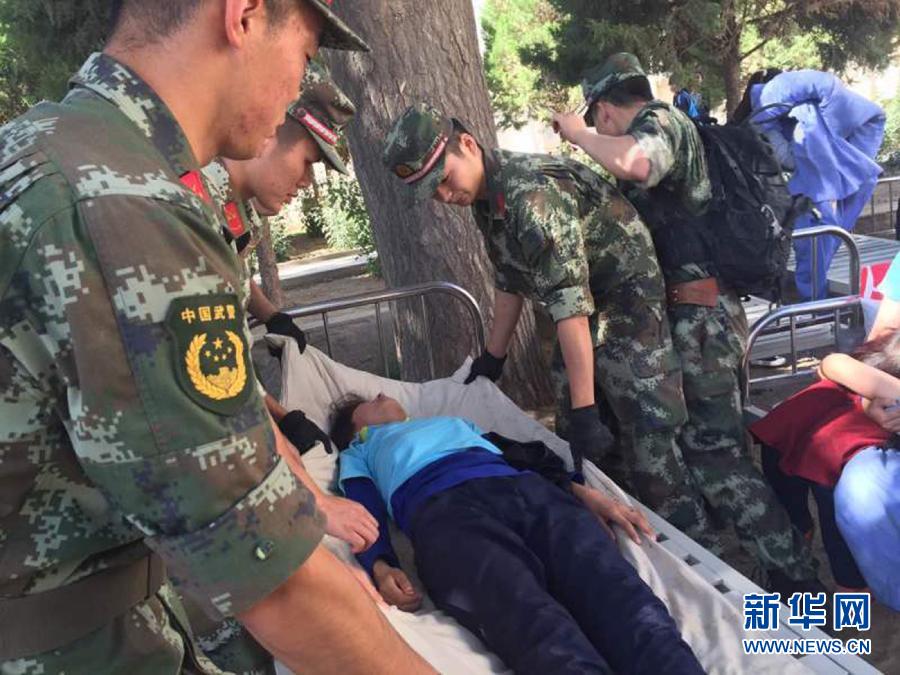 （突發事件）（4）新疆皮山縣發生6.5級地震 武警官兵展開救災
