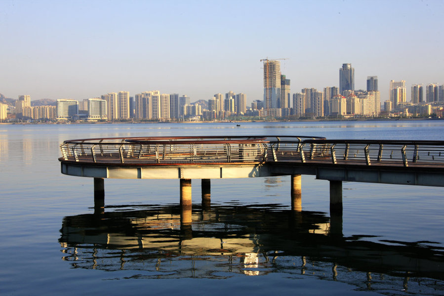 GDP看海_男生看海头像(2)