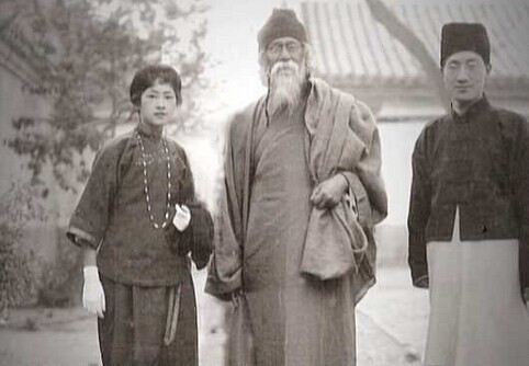 徐志摩的爱情故事全集 c03fd5e7be1c1711ad001b.jpg