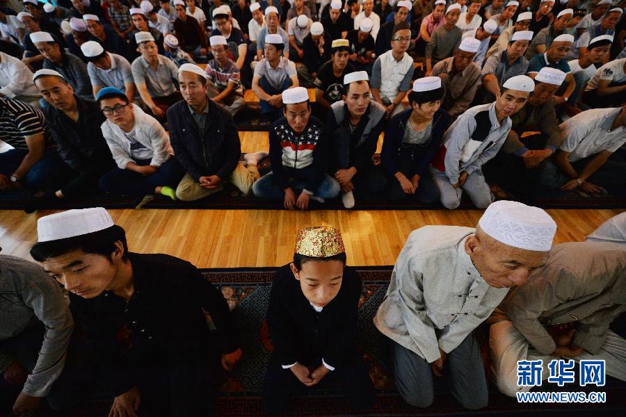 (社会)(1)甘肃180余万穆斯林庆祝开斋节