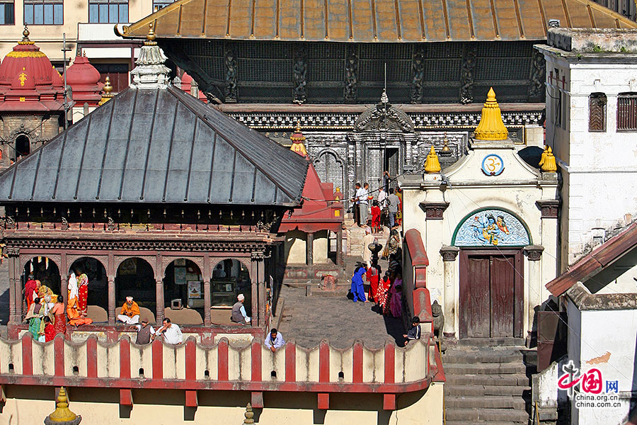 帕斯帕提那神庙的回廊亭内是婆罗门祭祀的范围