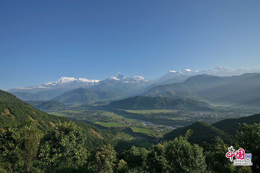 喜马拉雅雪山与河谷