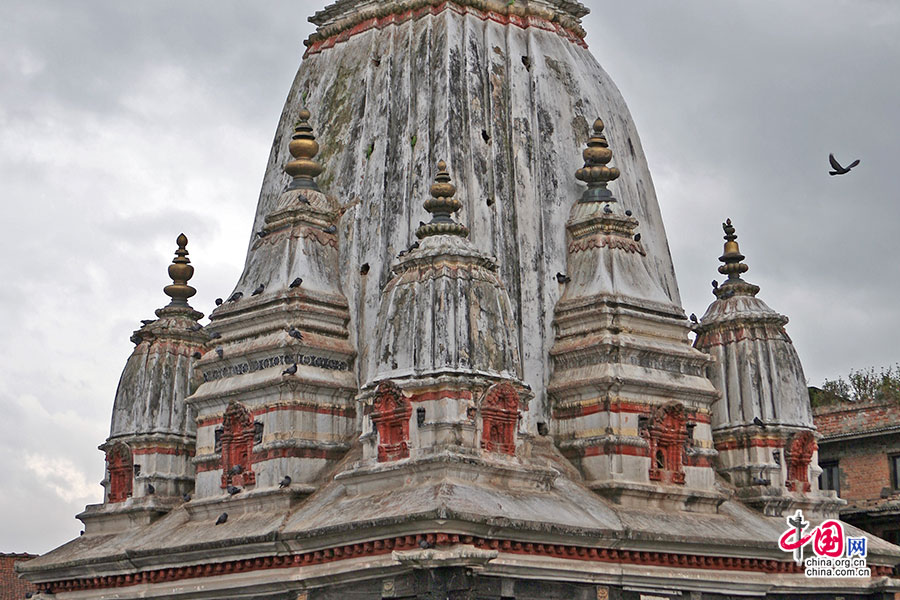 神庙为印度式塔庙