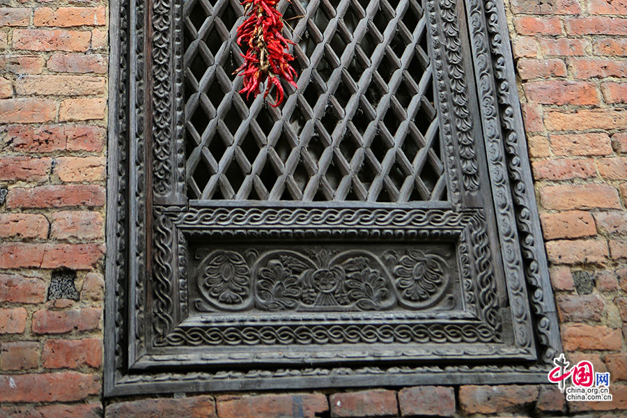 布加馬提村的木雕窗