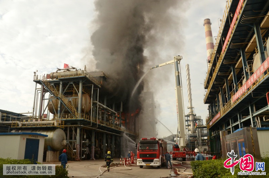 中石油庆阳石化公司装置泄漏起火 3死4伤[组图