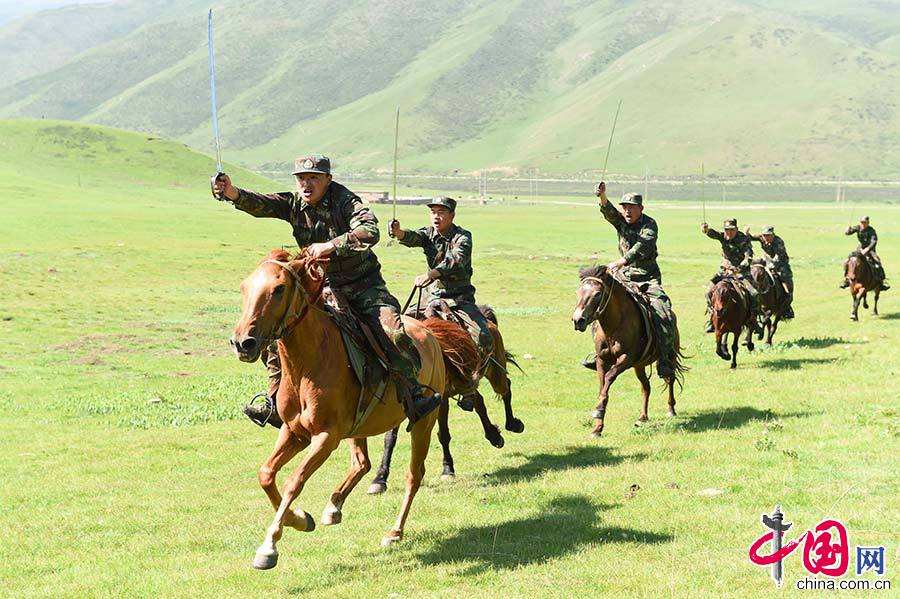 骑马是哨所官兵的必备技能，马术好才算得上是哨所、骑兵连乃至旅里“有本事”的人。