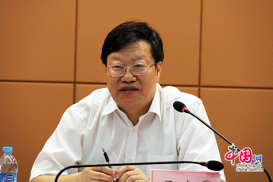 2015年7月28日，全国老龄办在京举行新闻发布会，宣布以8月1日零时为标准时点，开展第四次中国城乡老年人生活状况抽样调查。图为全国老龄办常务副主任、第四次调查领导小组常务副组长王建军讲话。 中国网记者 戴凡/摄影