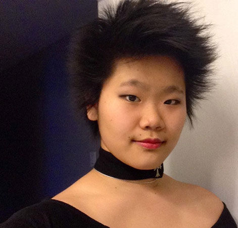 毕福剑女儿毕凌近照曝光 撞脸小兵张嘎个性十足