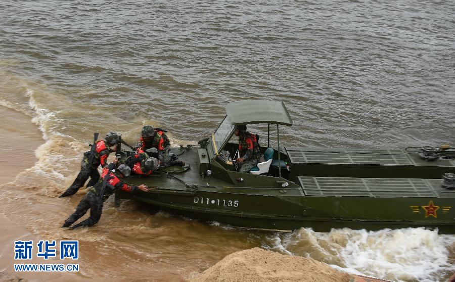 （國際）（2）“2015國際軍事比賽”開闊水域項目比賽在俄羅斯穆羅姆市舉行
