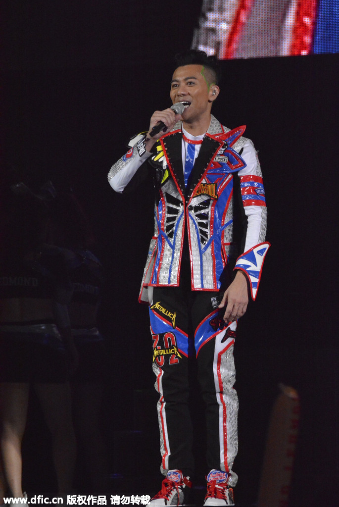 陈奕迅夫妇助阵梁汉文演唱会 郑秀文许志安亦现身