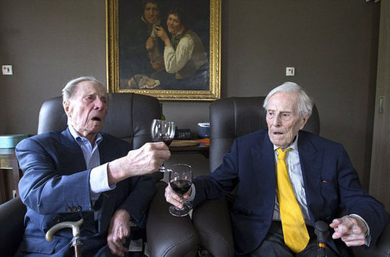 102岁双胞胎的长寿秘诀