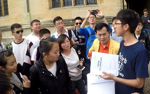 英国疯抢状元笔记 中国式教育体系受国外学子