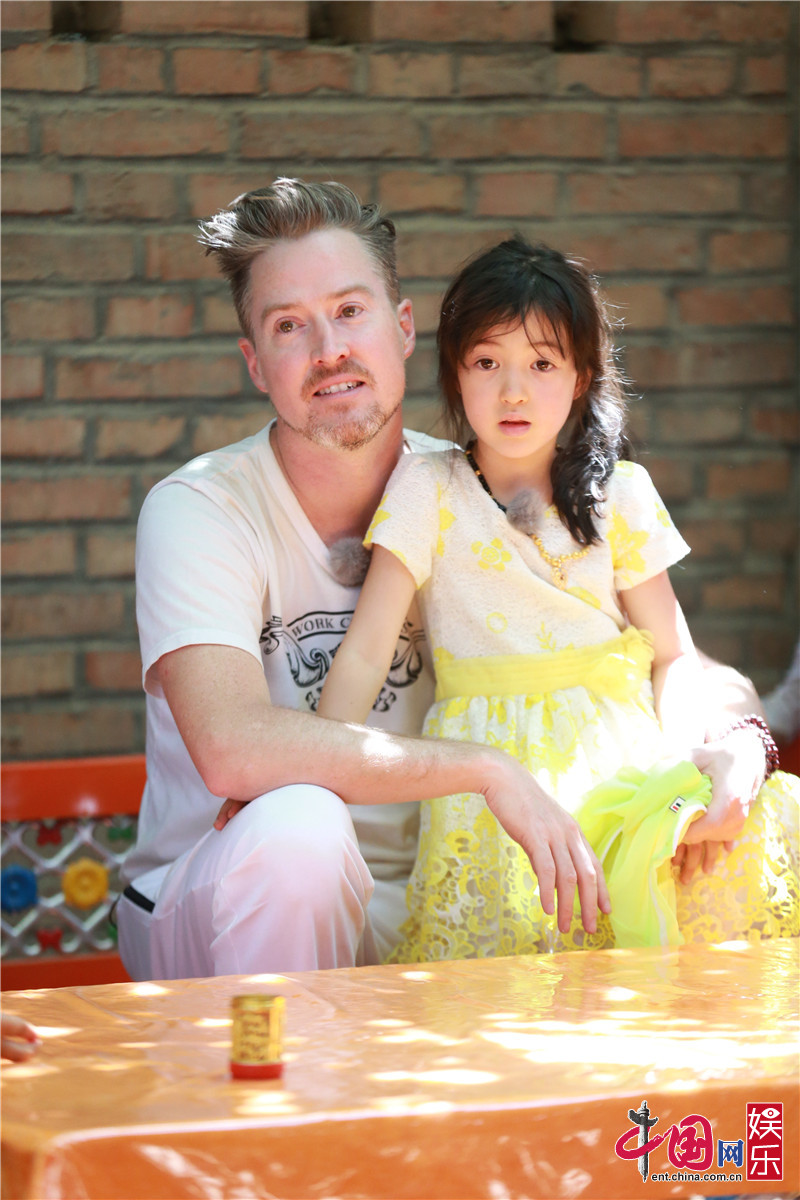 《爸爸去哪儿》中文绕密码大战 夏克立成游戏