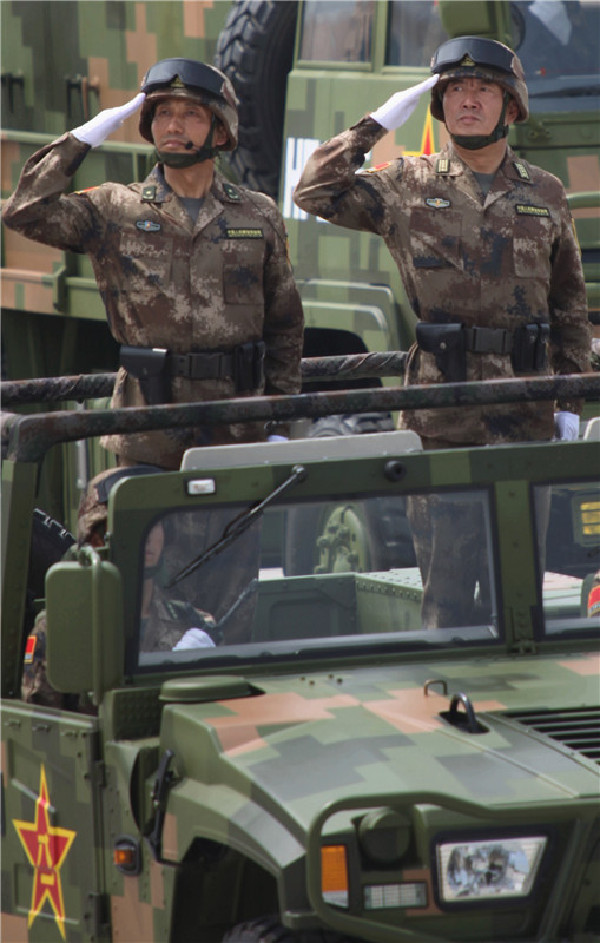 阅兵唯一军长领队 空中梯队将军亲自带飞(图)