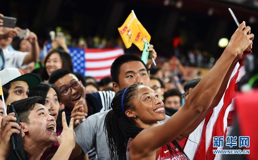 （田径世锦赛）（17）田径——女子400米决赛：美国选手菲利克斯夺冠