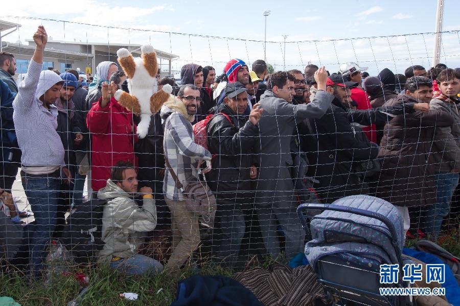 （国际）（1）奥匈边境：大量难民前往德国