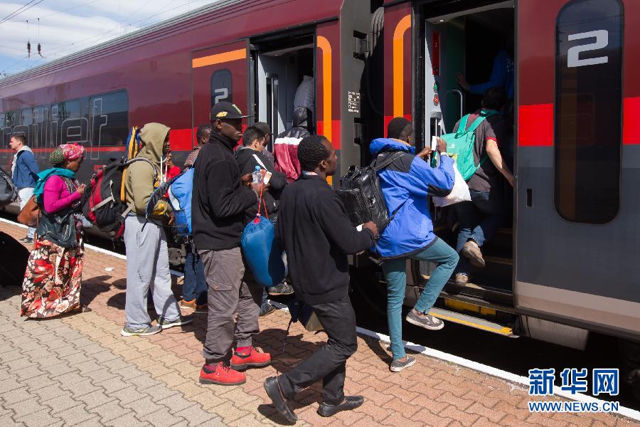 （國際）（2）奧匈邊境：大量難民前往德國