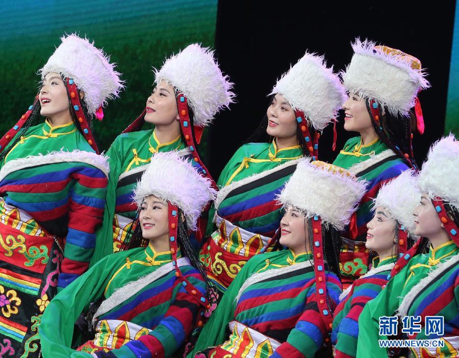 （社会）（5）庆祝西藏自治区成立五十周年文艺晚会在拉萨举行