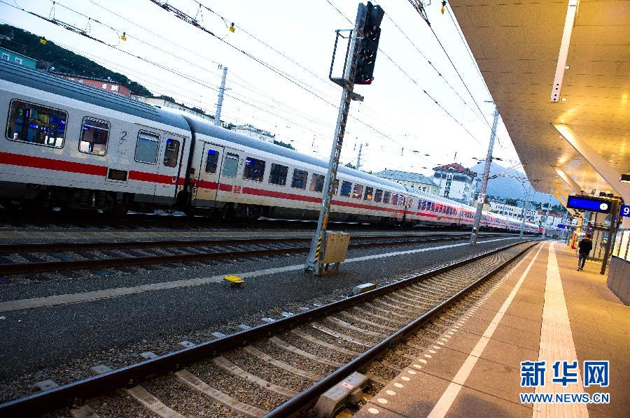 （国际）（2）上千难民仍滞留萨尔茨堡火车站