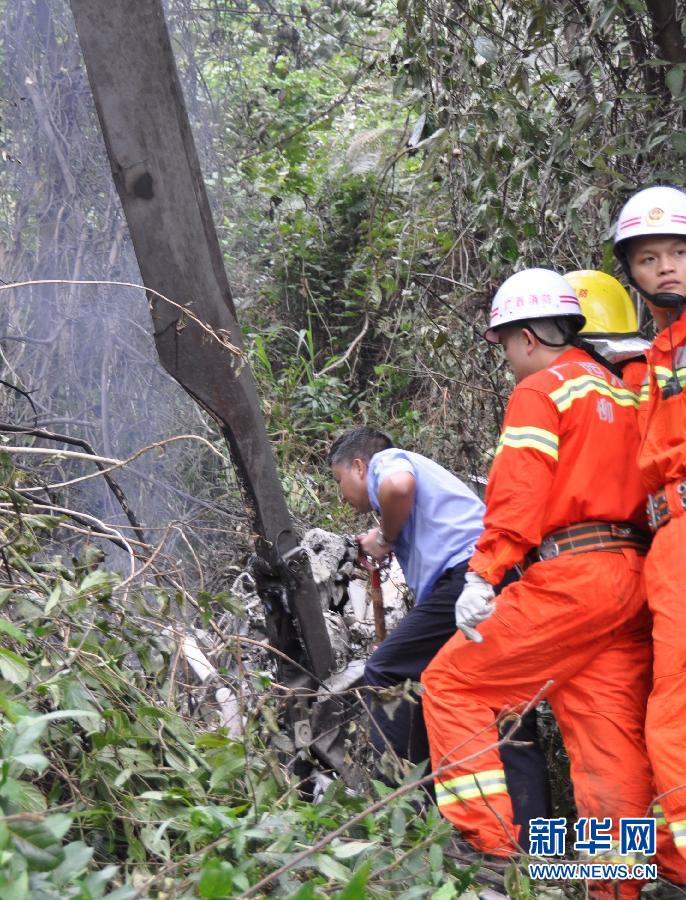 （突发事件）（1）一架民用直升机在广西三江县境内坠毁 机上2人遇难